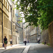 A quiet Oxford street